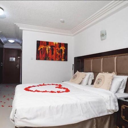 Nobila Airport Hotel Cotonou Esterno foto