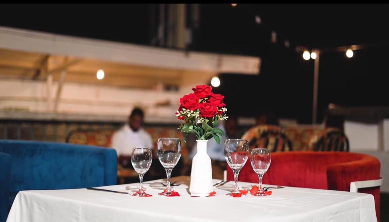 Nobila Airport Hotel Cotonou Esterno foto