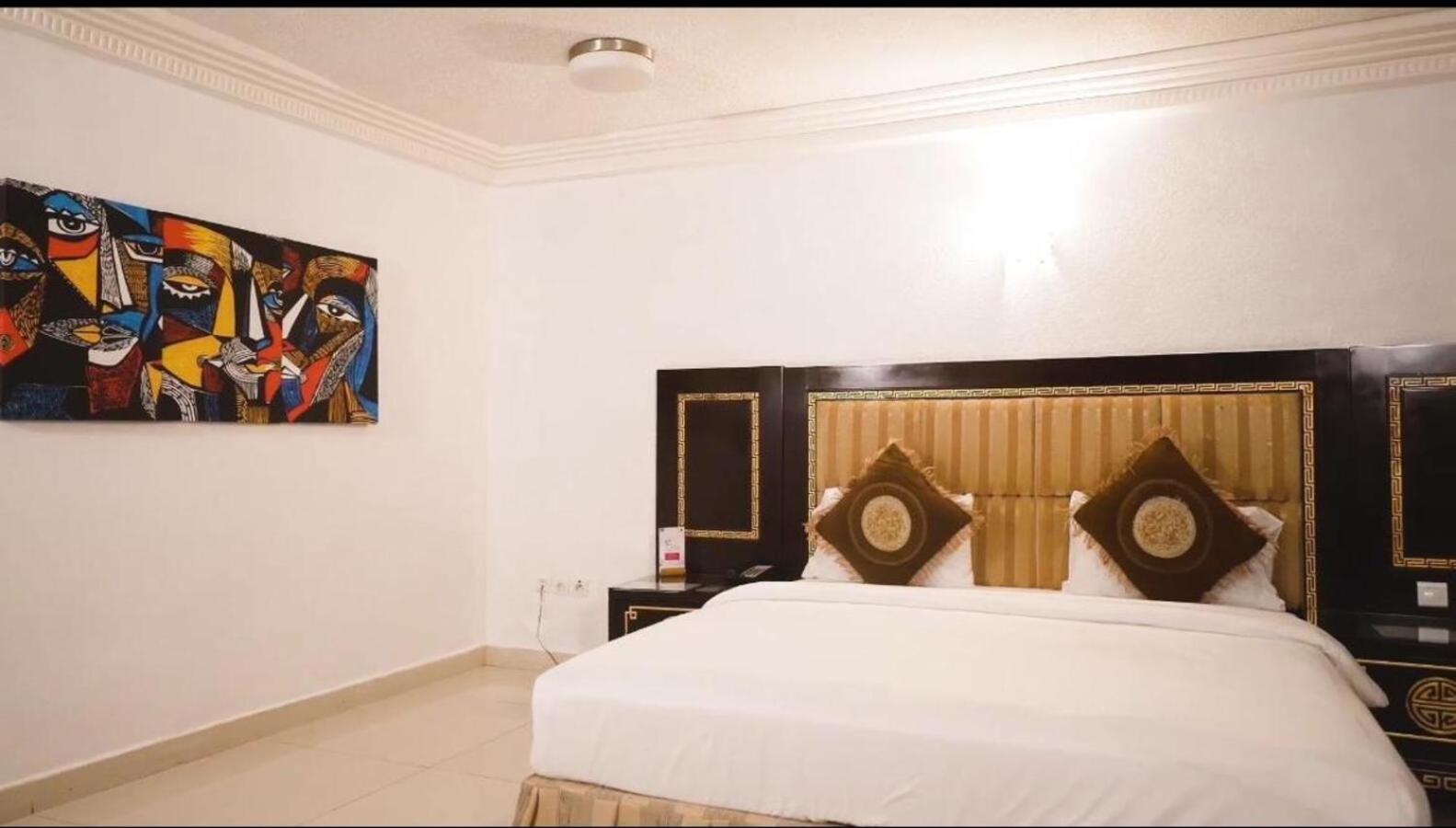 Nobila Airport Hotel Cotonou Esterno foto