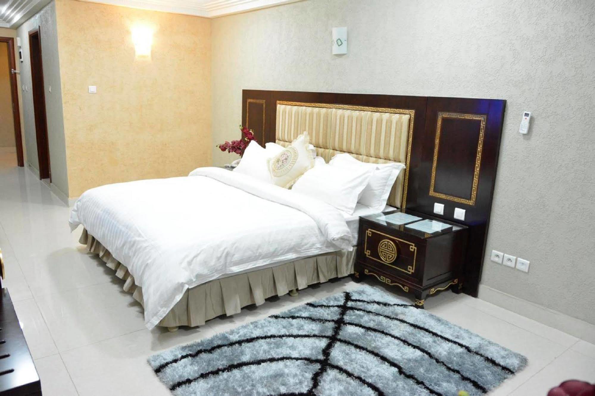 Nobila Airport Hotel Cotonou Esterno foto