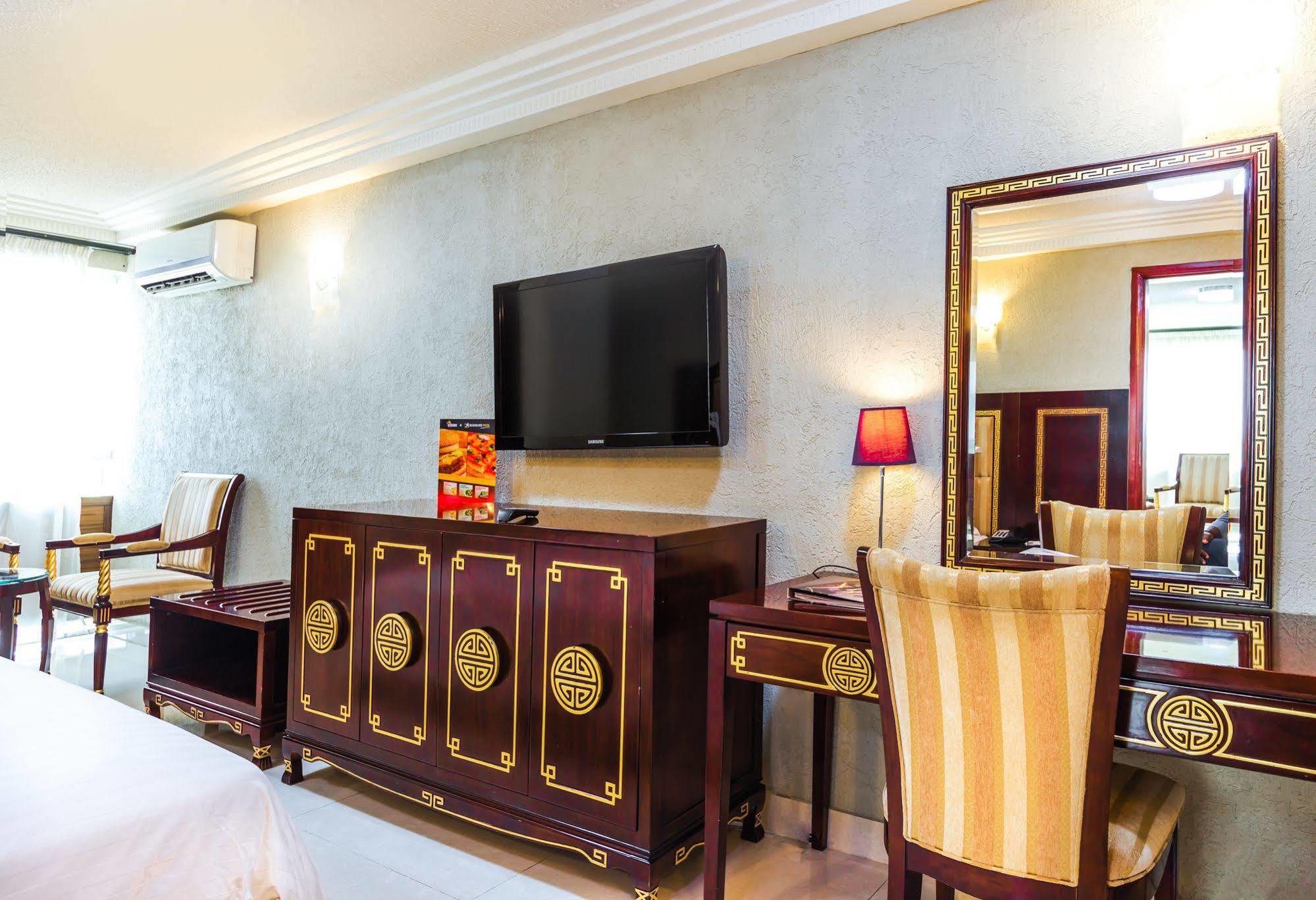 Nobila Airport Hotel Cotonou Esterno foto